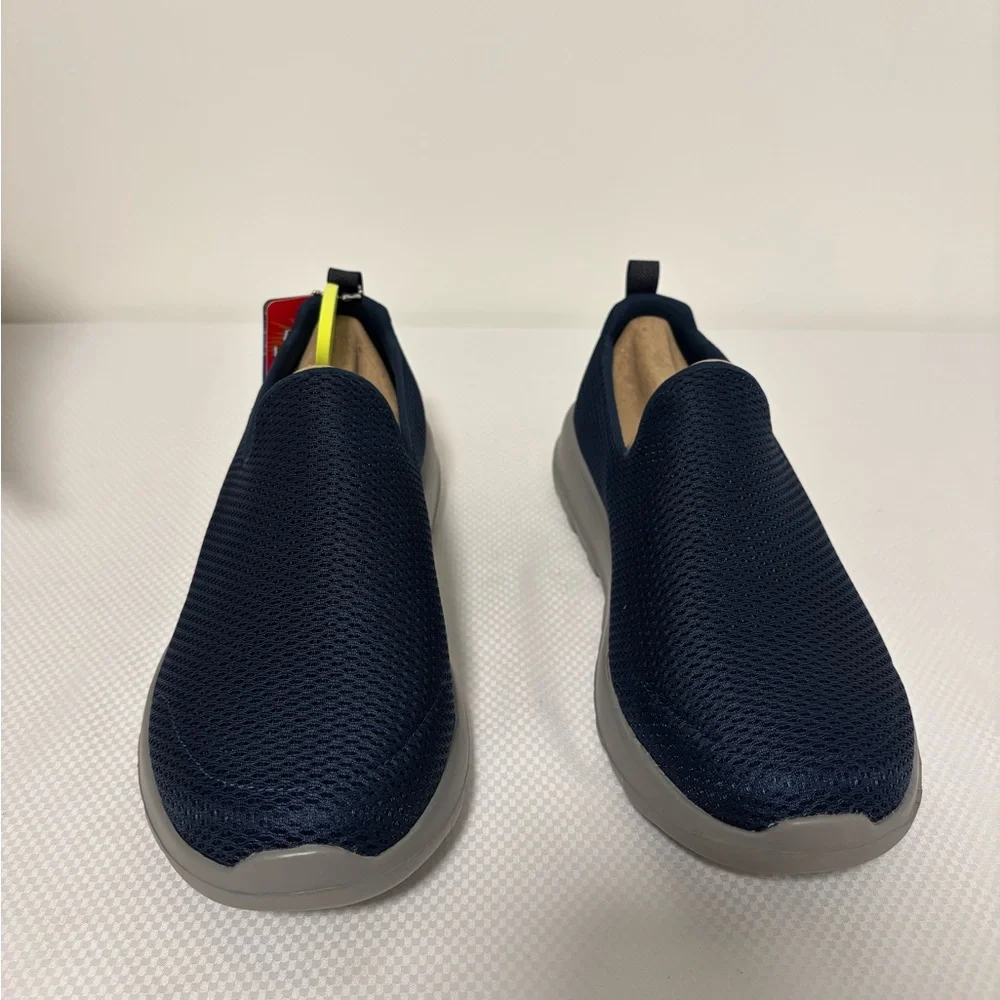 New SkechersGo Walk Max Low Navy Men’s Size: 10.5